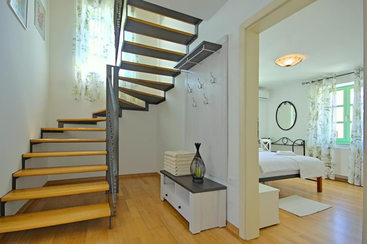 Stone villa Zelda with pool in Ližnjan, Istria - Ferienwohnung Liznjan