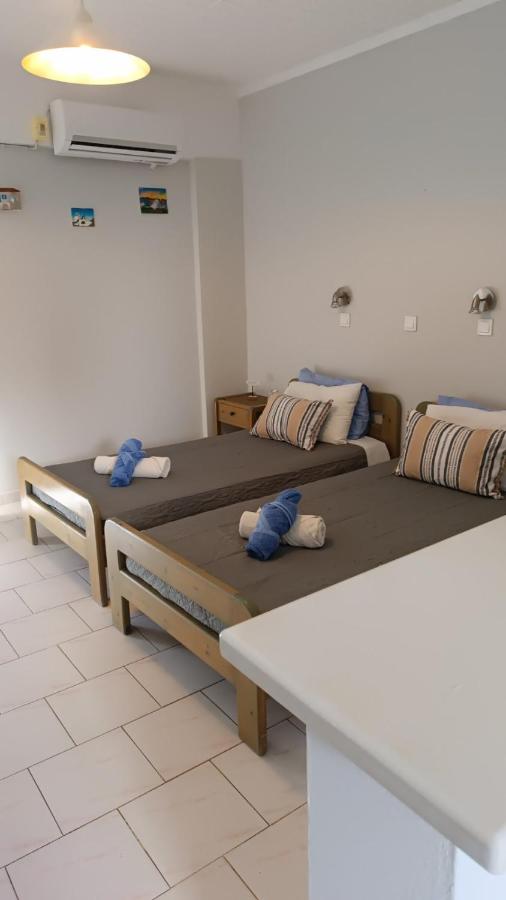 Studio (3 Adults)