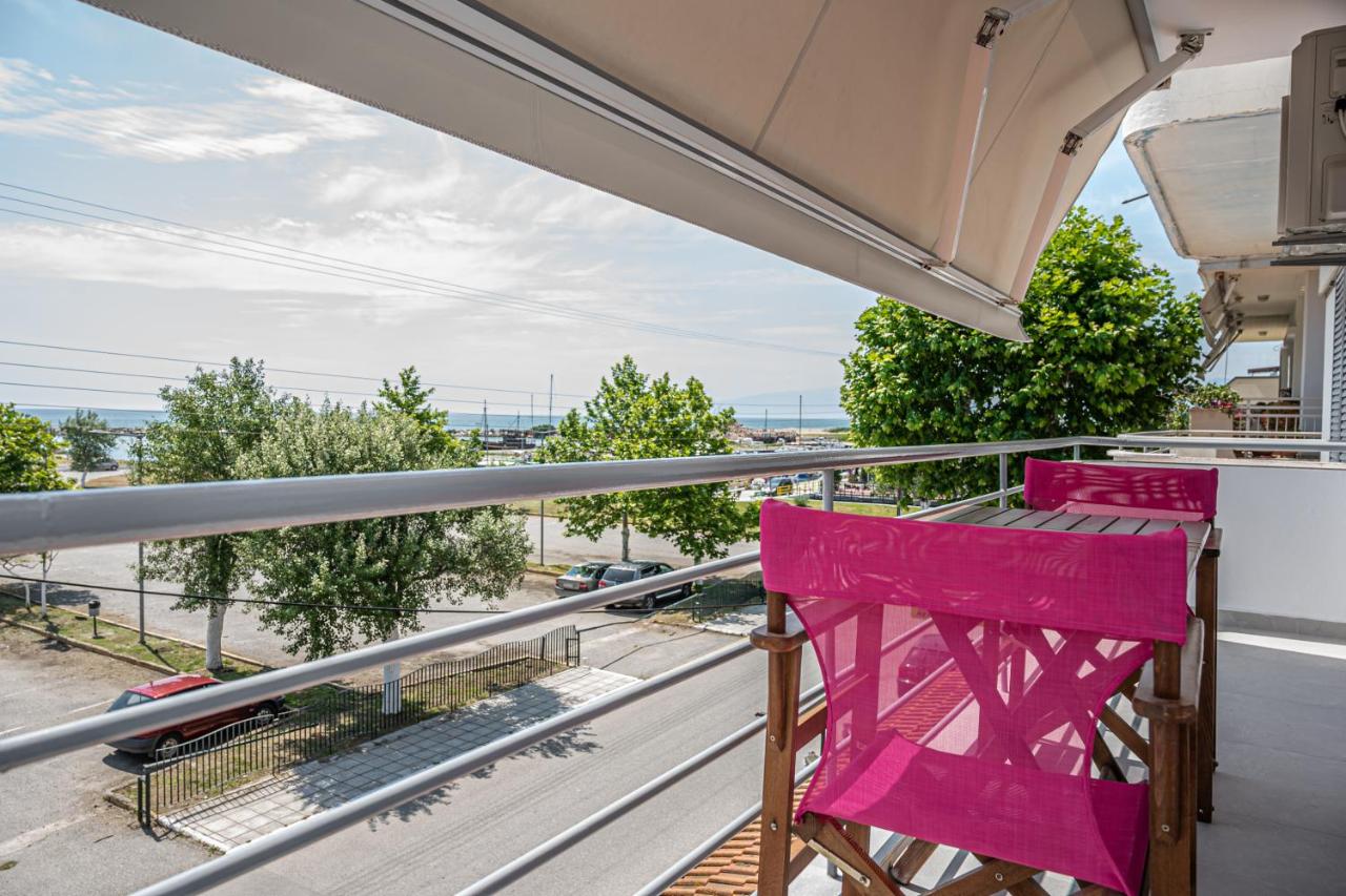 ZeusPlace Aurora Paralia Apartment - Bed and Breakfast