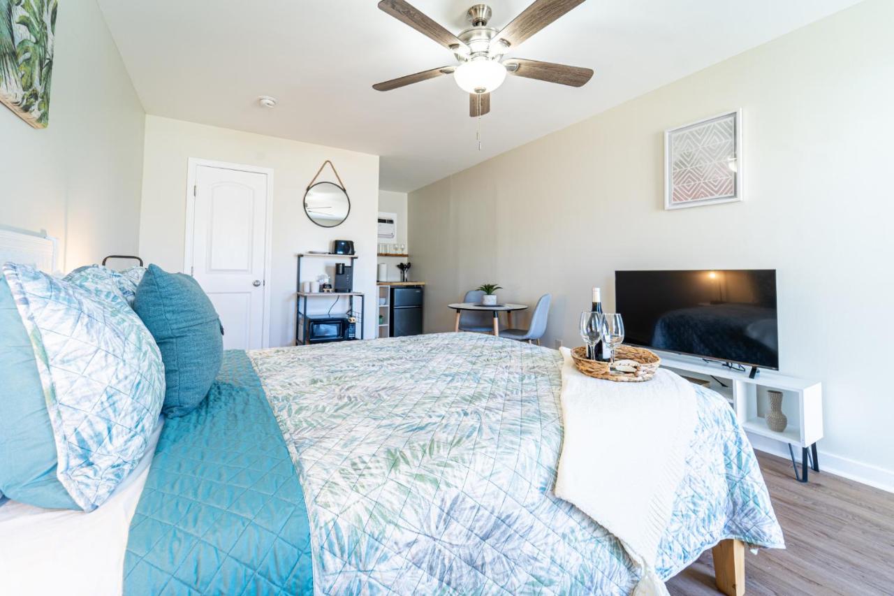 B&B Panama City Beach - Swim, Surf, Relax - Updated Studio Steps to Beach - Bed and Breakfast Panama City Beach