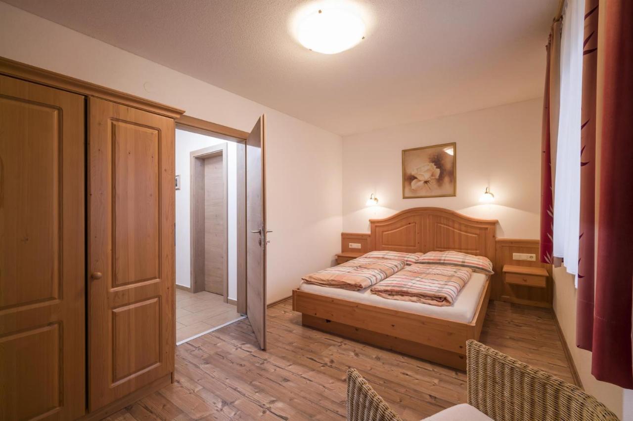 Three-Bedroom Apartment with Shower