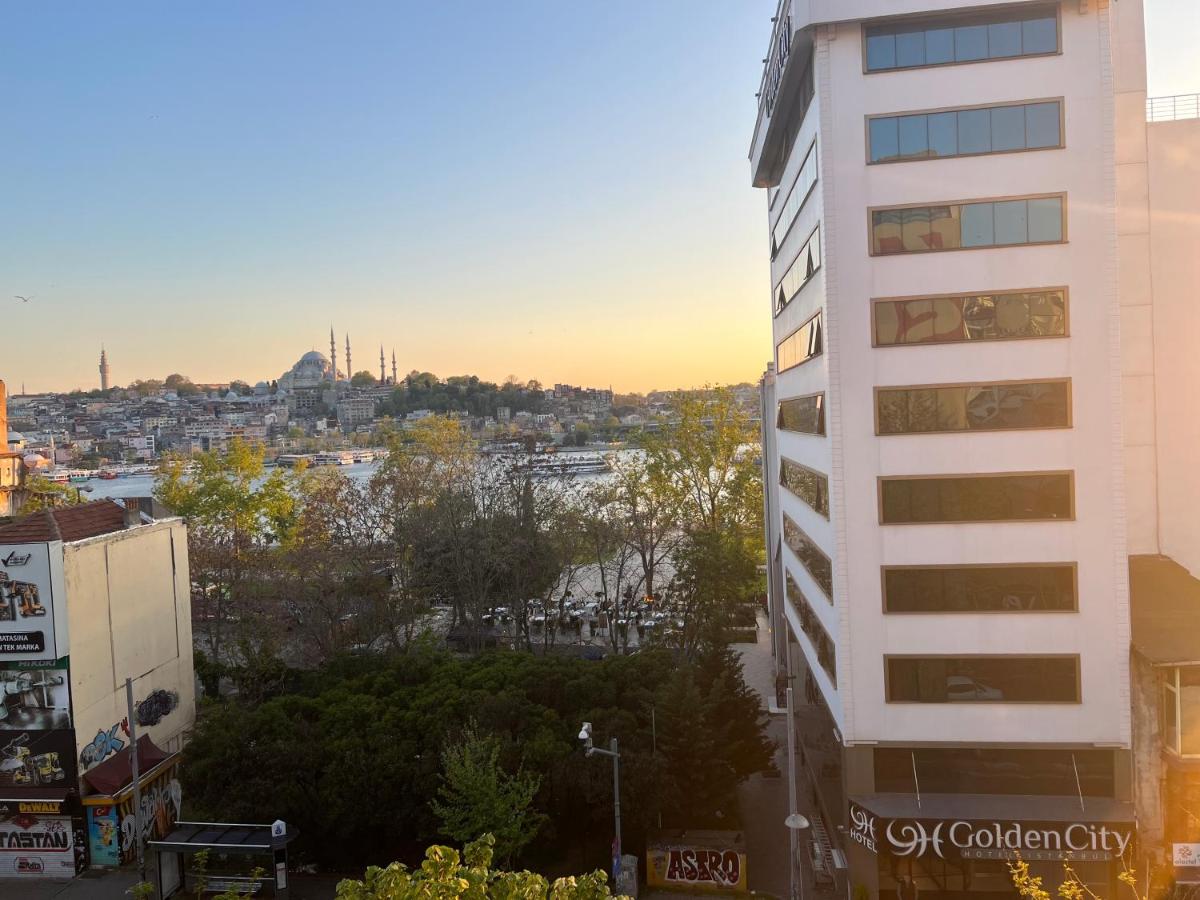Wonder Karaköy 3- Ultra Luxury , 4BR, 2BA Sea View - Bed and Breakfast Istanbul