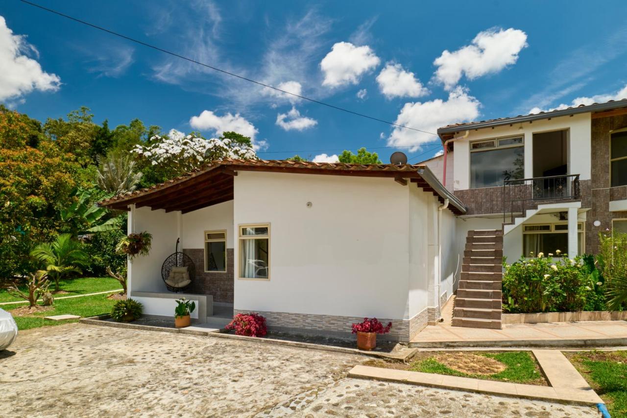 CASA HOTEL FIBA MAGUEZA - B&B Guarne