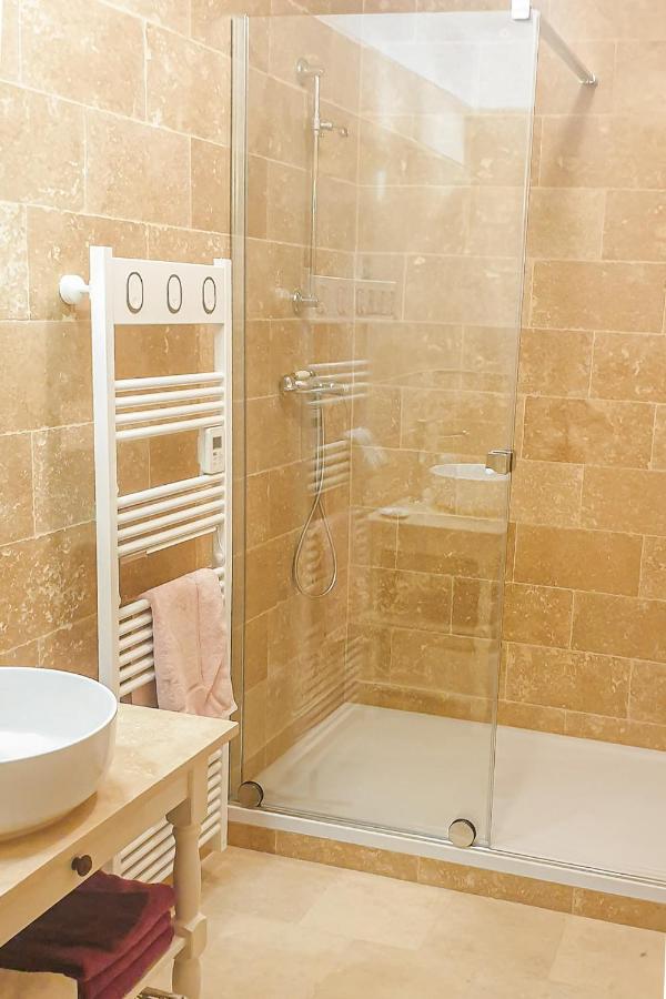 Chambre Double Deluxe avec Douche