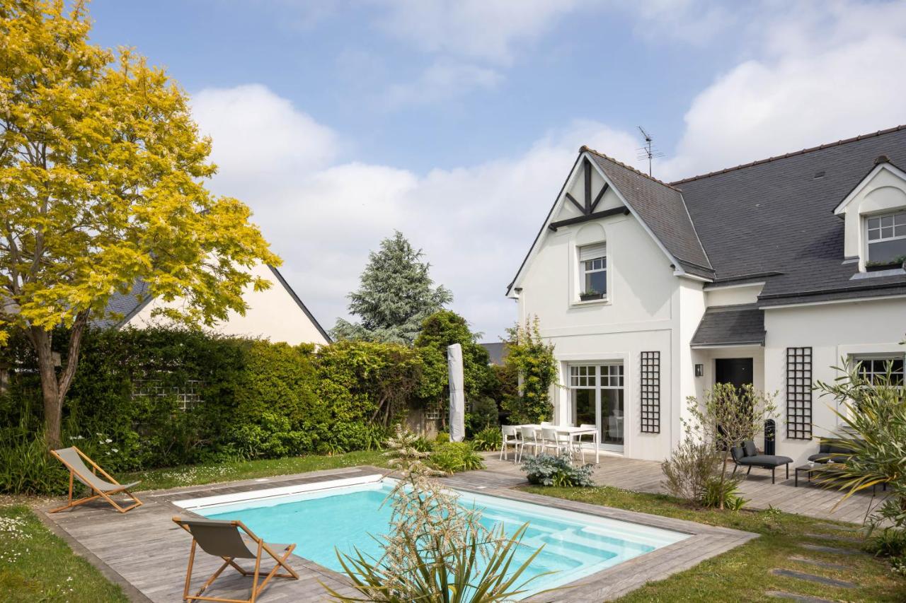 B&B Dinard - La Villa des Rochettes - Charmante maison avec piscine et jardin - Bed and Breakfast Dinard