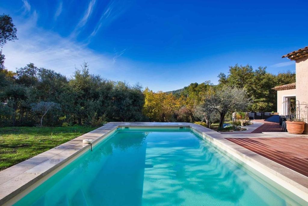 B&B Cabris - villa spacieuse au calme, piscine, avec grand jardin - Bed and Breakfast Cabris