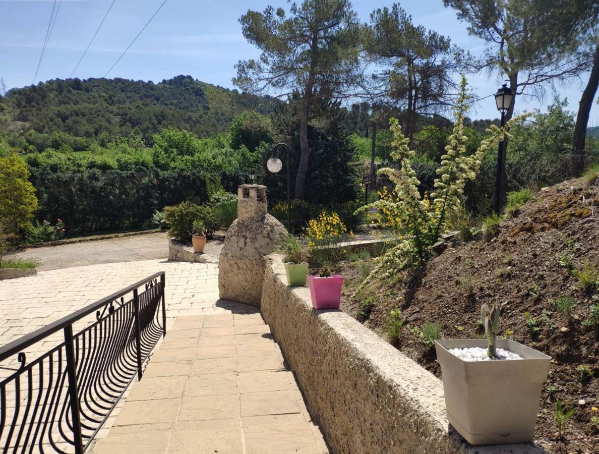 La Tourelle Suite Cosy entre vignoble aixois et Luberon - Ferienwohnung