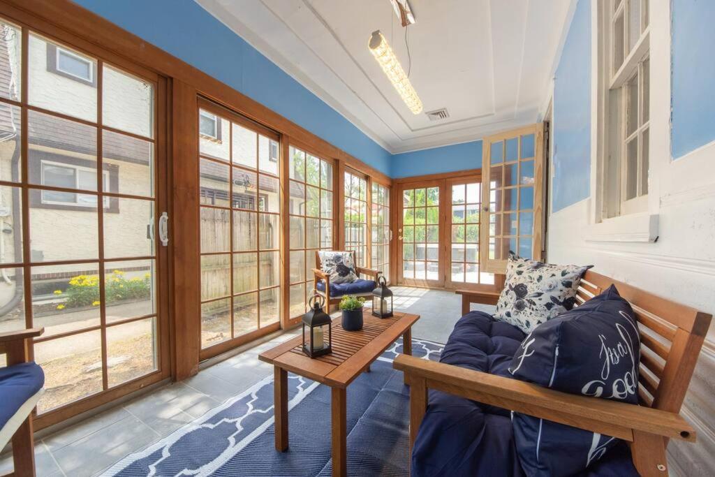 Jana House Getaway /Hot tub/Game Room/King Bed - B&B Baldwin
