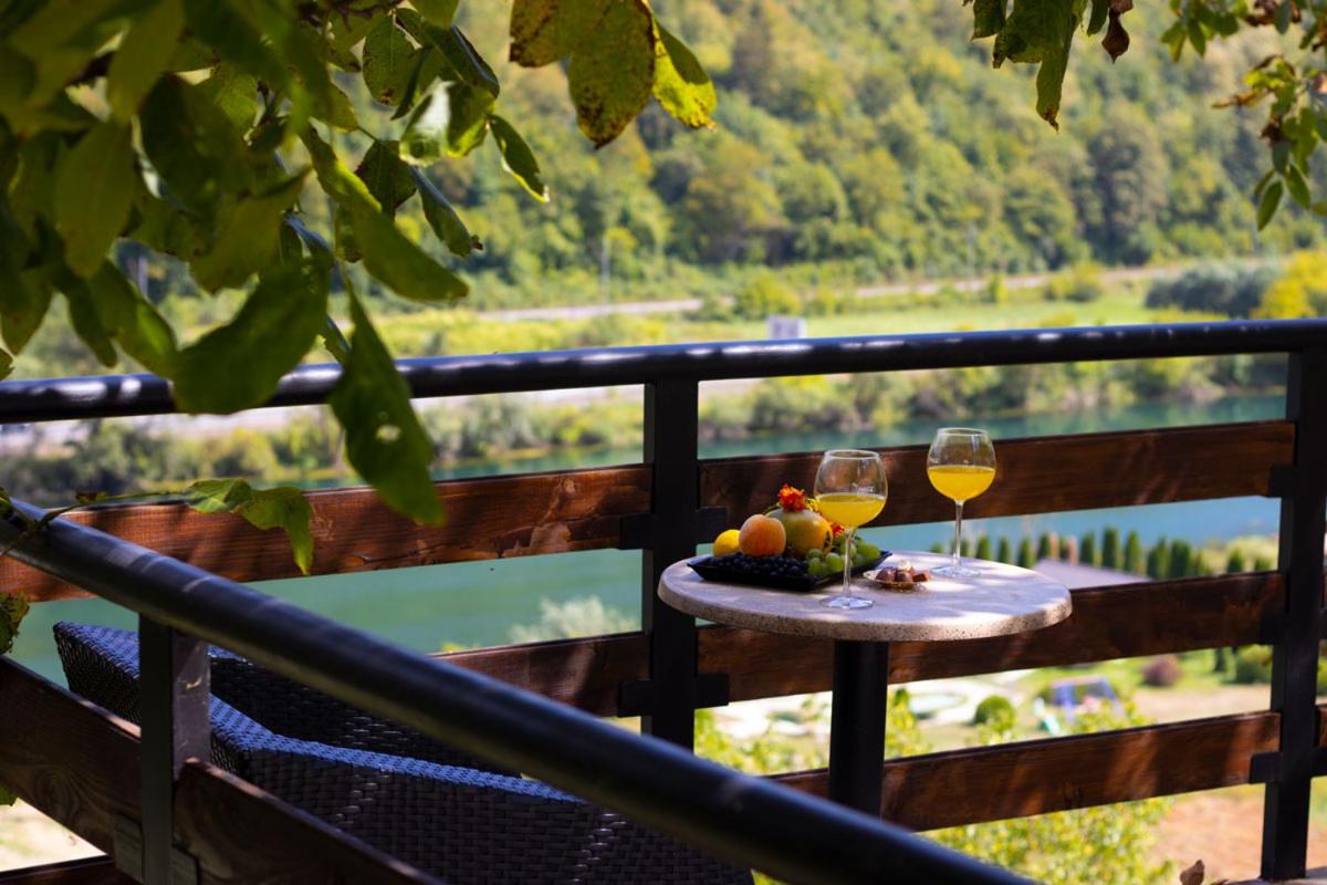 Apartment with river Una view / Ilma 2 - B&B