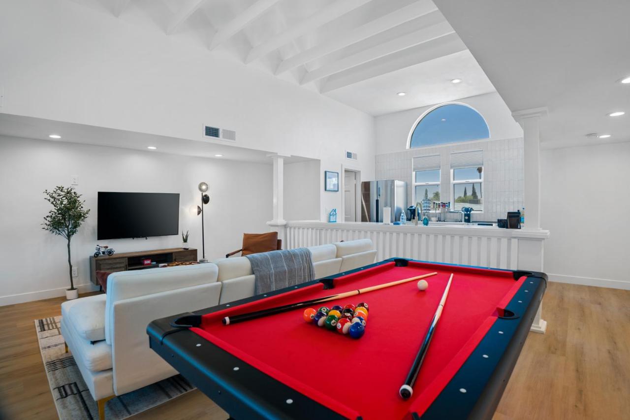 Chic Uptown Phoenix Home - Pool Table & Perfect Location - B&B Phoenix