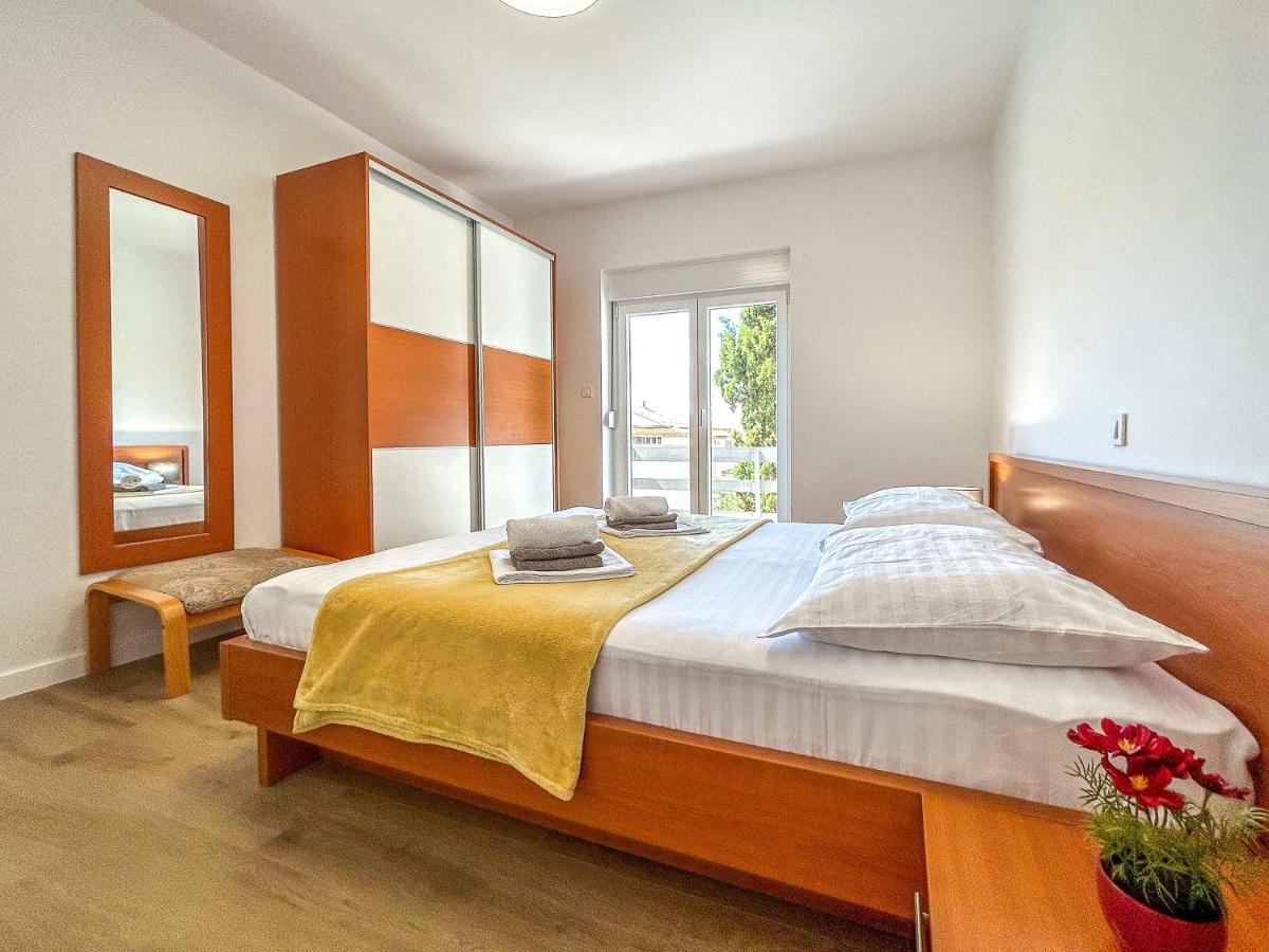 Appartamento con 2 Camere da Letto