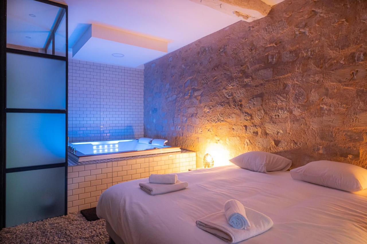Les pieds dans le Château - Jacuzzi - B&B