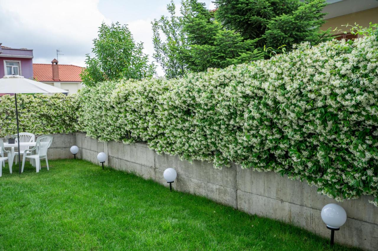 Veria Panorama Luxury Suite with Garden 2 - B&B