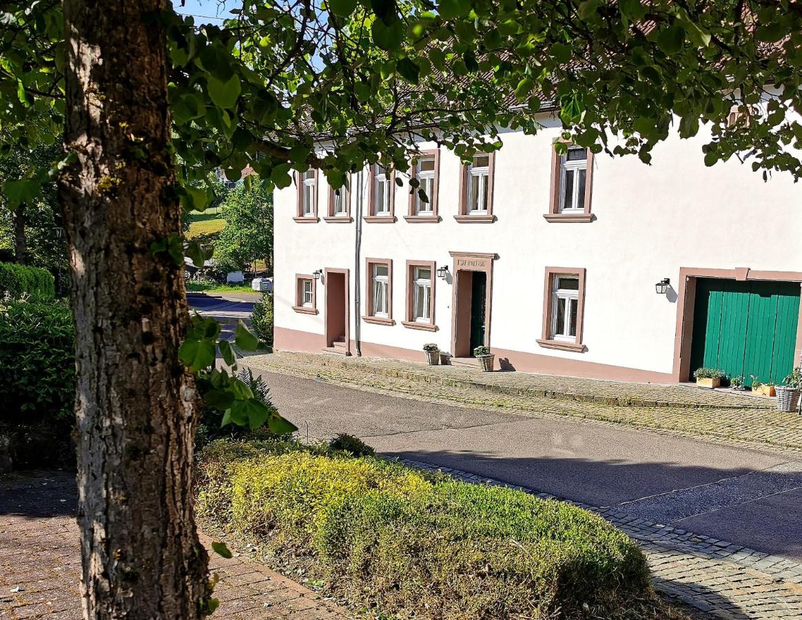 B&B Wadern - Die Ferienwohnungen Schmiede und Gudd Stuvv in Annis Haus - Bed and Breakfast Wadern