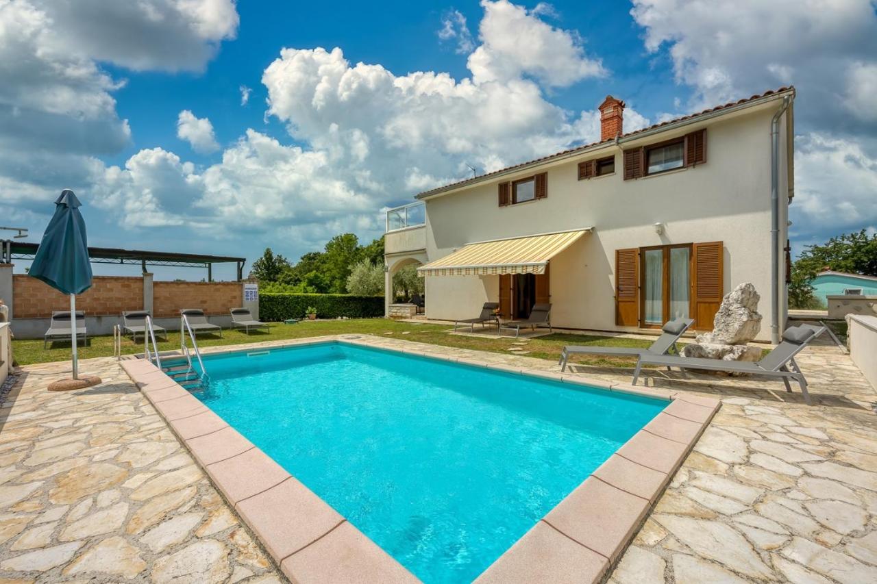B&B Parenzo - Holiday House Iris with Private Pool - Bed and Breakfast Parenzo