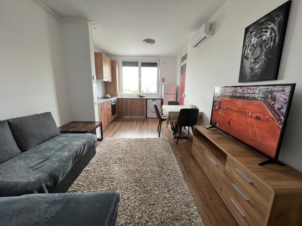 Apartament nemaipomenit, nou, in Complex Rezid Ared - B&B