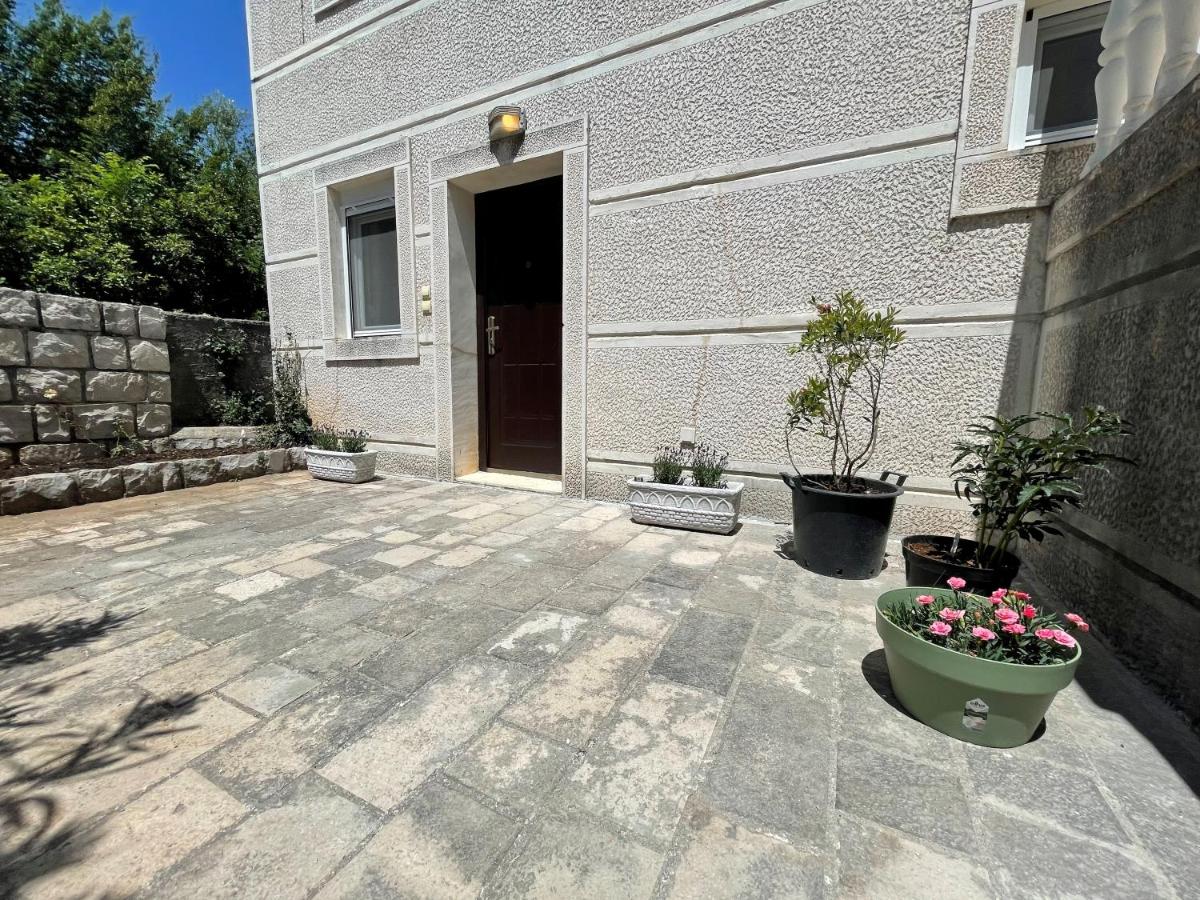 Nice apartment (2) for 2-4 in 60m to beach - Ferienwohnung Radovići