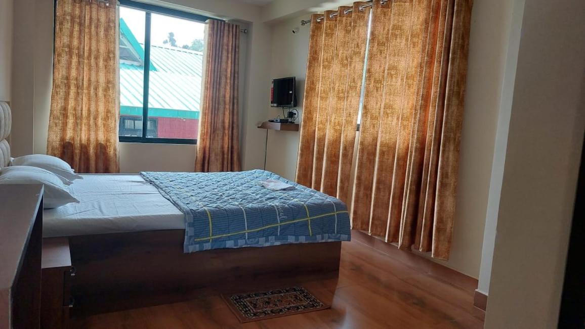 Triple Room with Mountain View