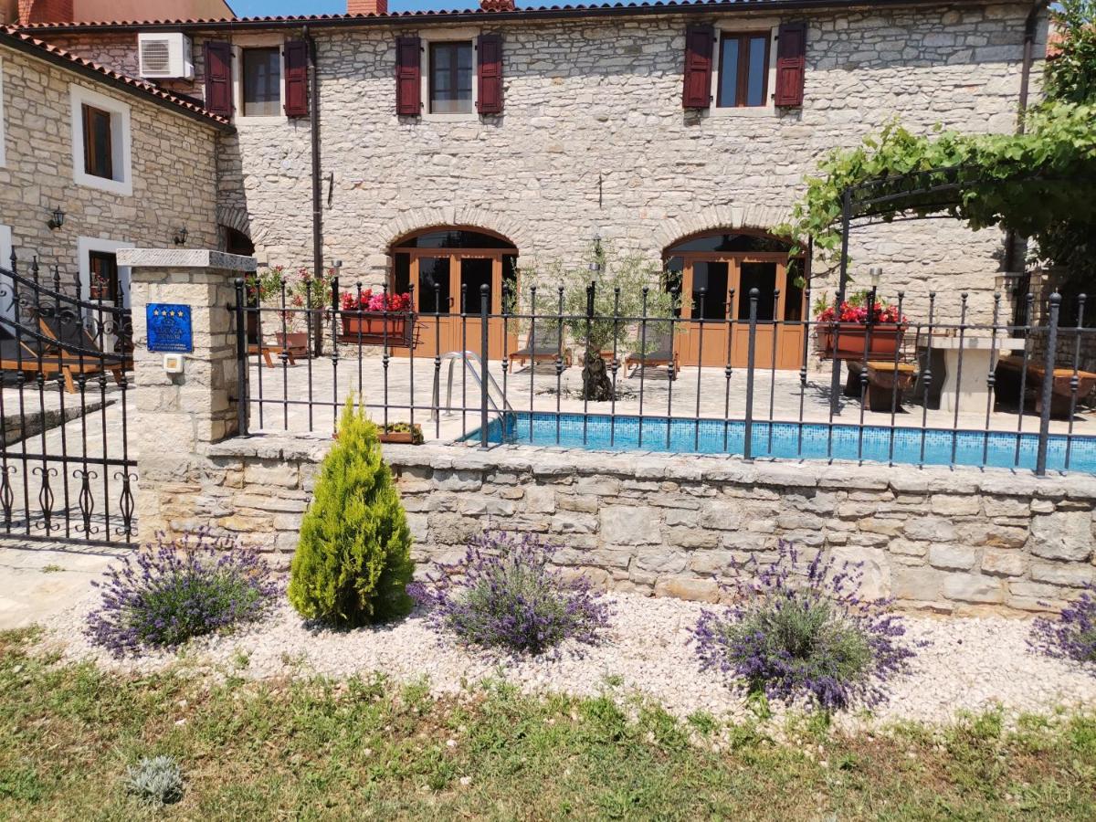 Villa Rustica - Ferienwohnung Buje