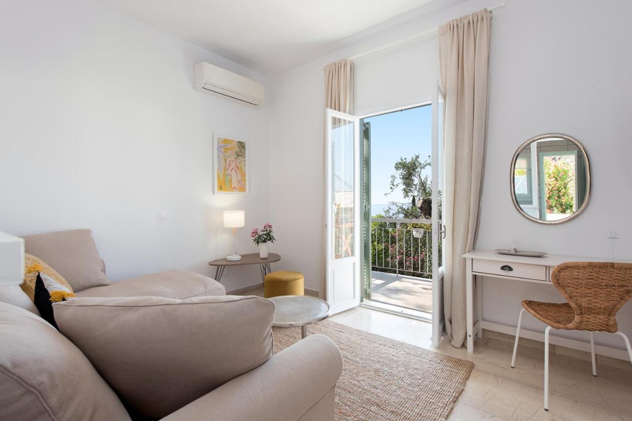 Deluxe Suite with Sea View