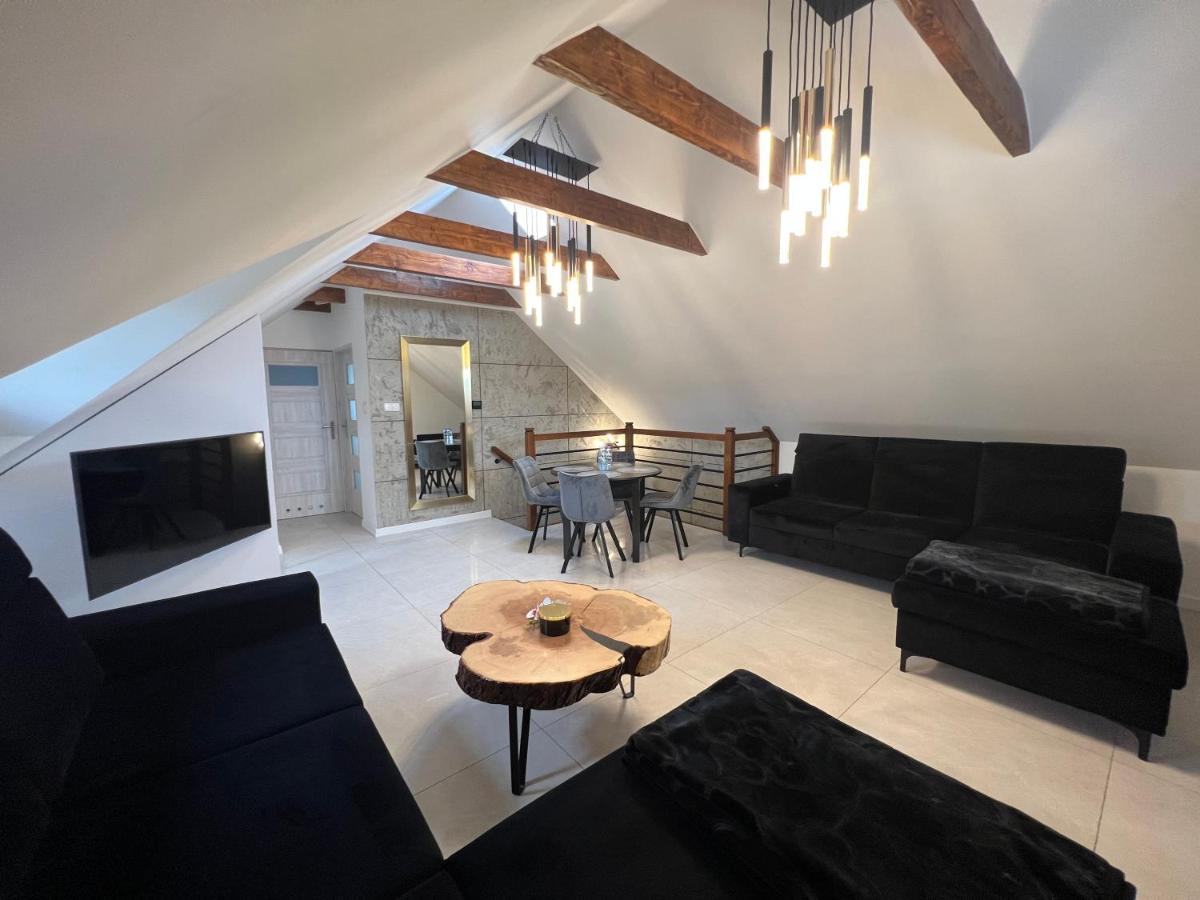 APARTAMENT PIEKOSZOWSKA Targi Domek Parking - Ferienwohnung Kielce