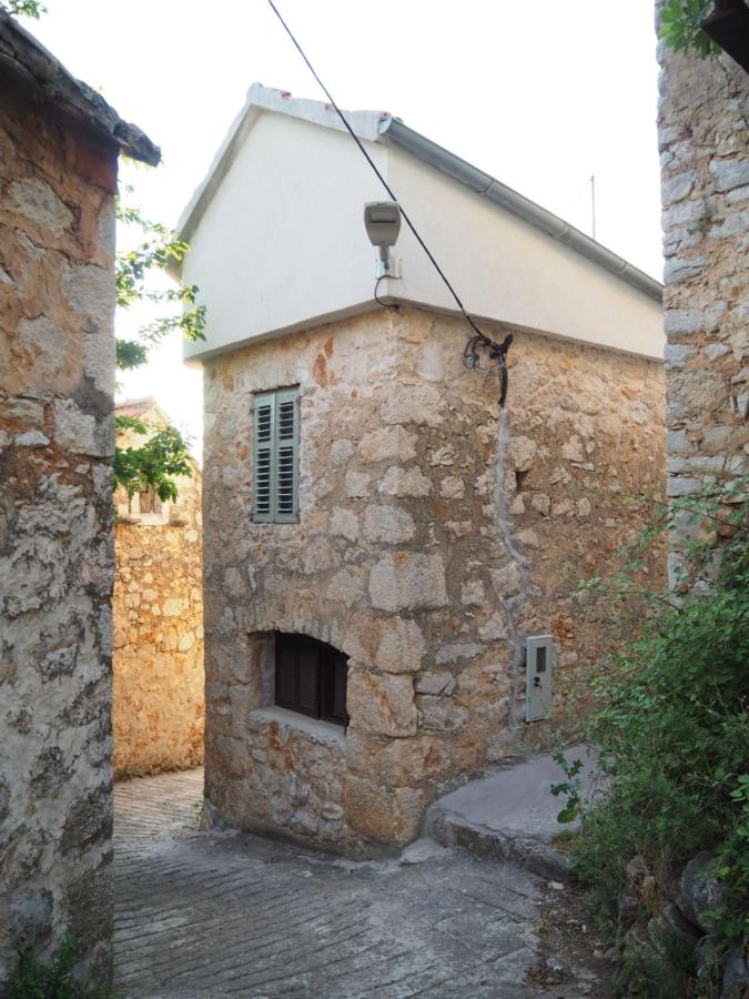 mi sestre – Studio Apartment Hvar Vrisnik - B&B