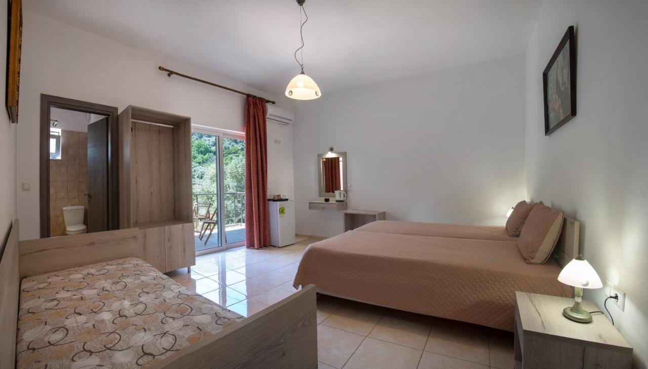 Quadruple Room with Lake View