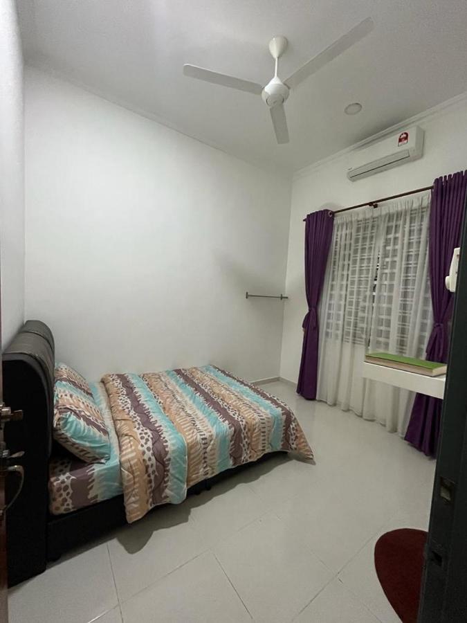 B&B Kota Bahru - Izzhan homestay berdekatan kubang kerian - Bed and Breakfast Kota Bahru