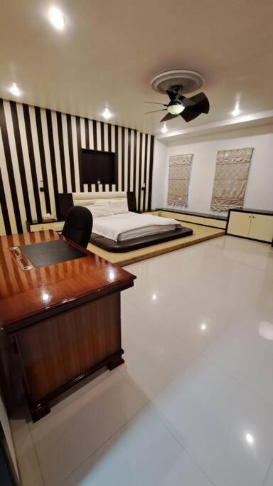 B&B Batam Centre - Big Home 4 bedroom Anggrek Mas 1 - Bed and Breakfast Batam Centre