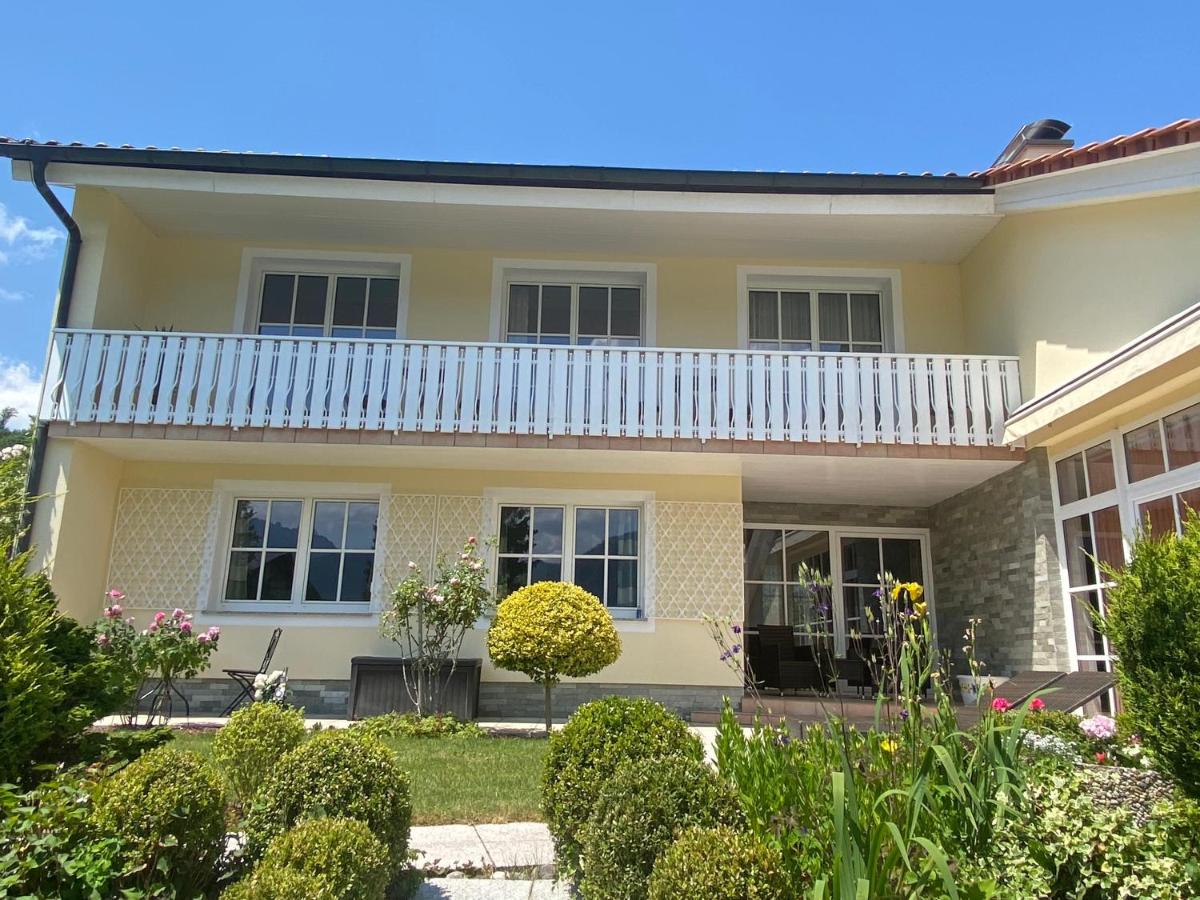 Apartamento con balcón