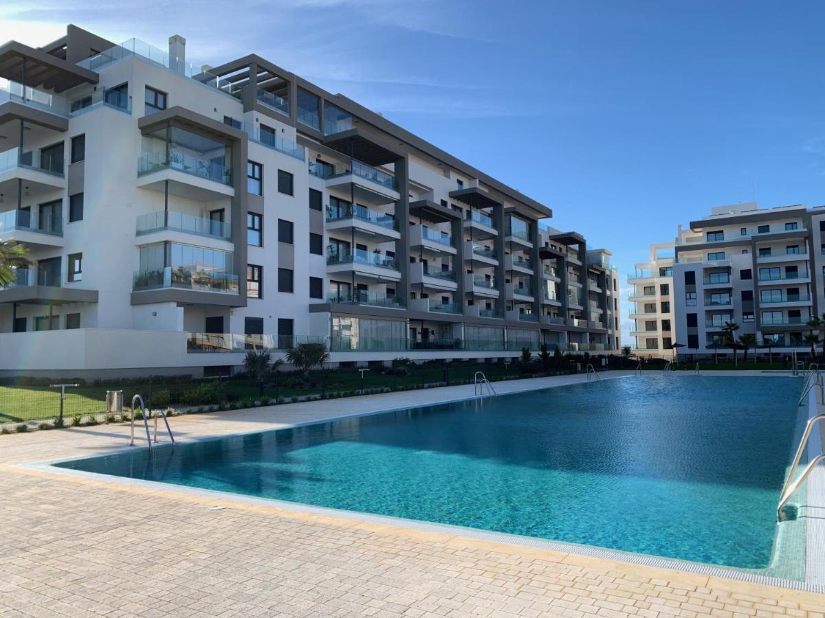 Penthouse with wide terrace next to the ocean - B&B Huelva