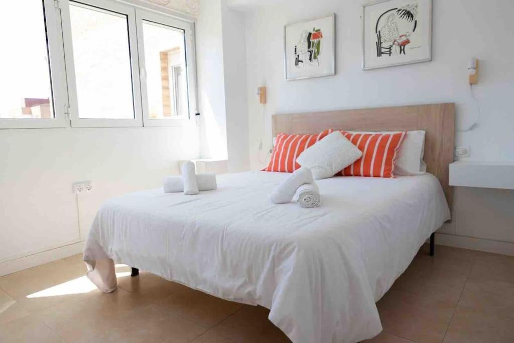 B&B Alicante - Gran apartamento, Aire acondicionado, piscina y parking gratuito - Bed and Breakfast Alicante