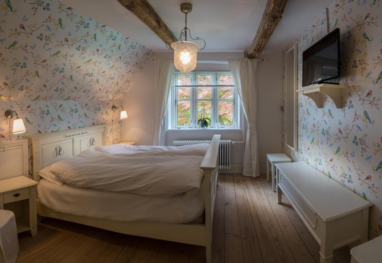 Double Room with Shared Bathroom