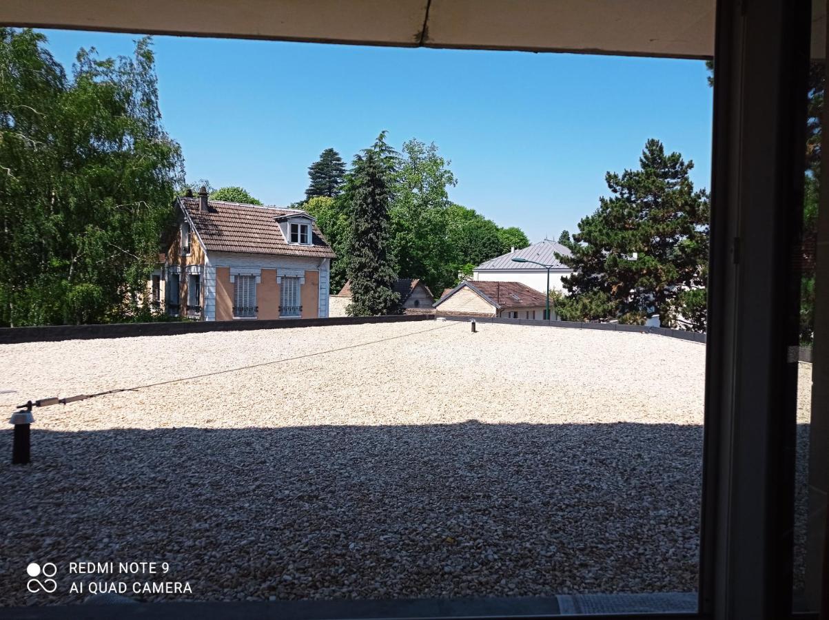 CHARMANT & PRATIQUE, 2 Pièces/4 Pers à 15 min de Paris et Versailles - B&B Ville-d'Avray