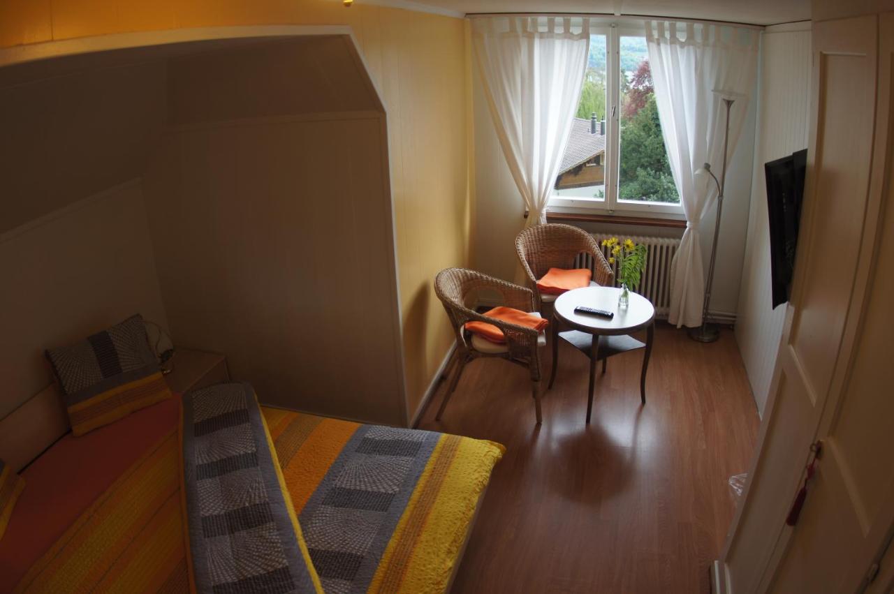 Chambre Double ou Lits Jumeaux avec Salle de Bains Commune