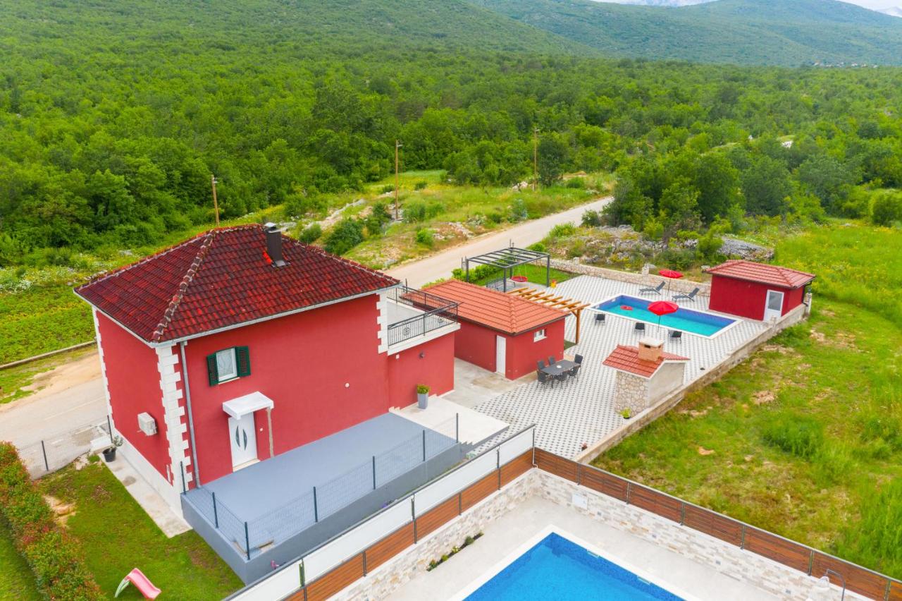 Villa Rubin with heated pool - B&B Slivno