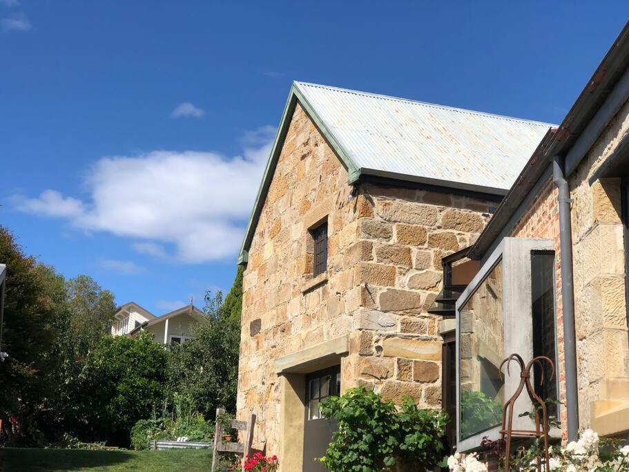 B&B Hobart - Macquarie Street Stable - Bed and Breakfast Hobart