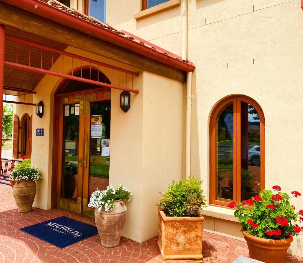 B&B Myrtleford - Tuscan Villa in Myrtleford - Bed and Breakfast Myrtleford