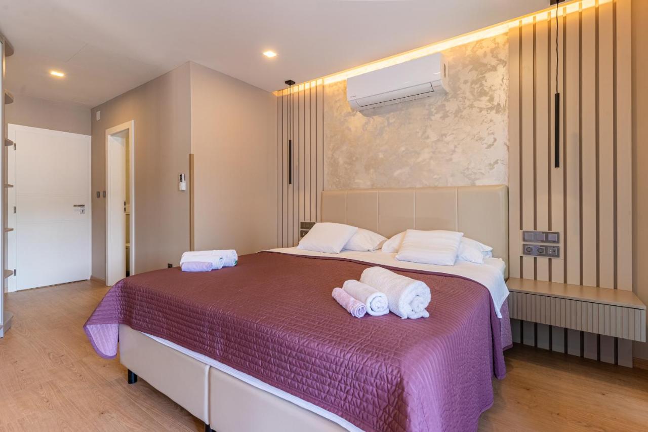 Double Room with Balcony and Sea View