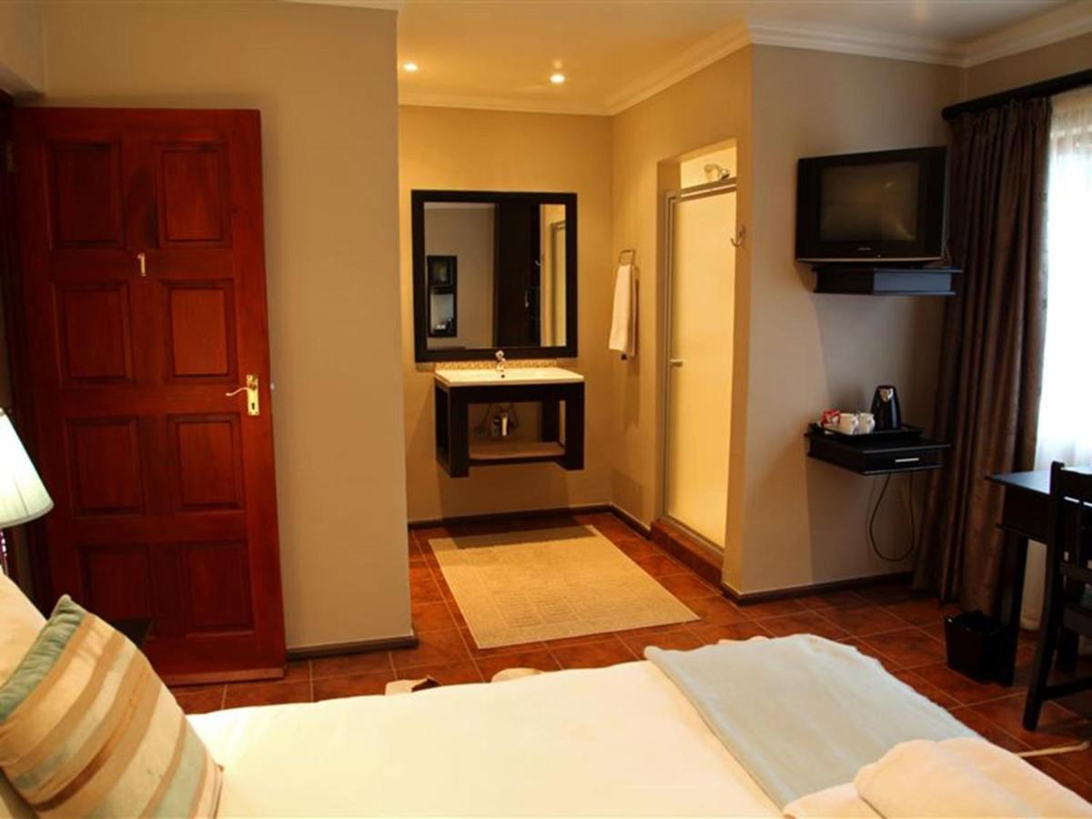 B&B Pretoria - East View Guesthouse - Bed and Breakfast Pretoria
