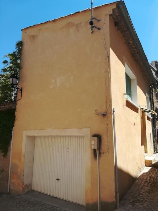 Maison au cœur d'un petit village provençal proche Vaison la Romaine - B&B
