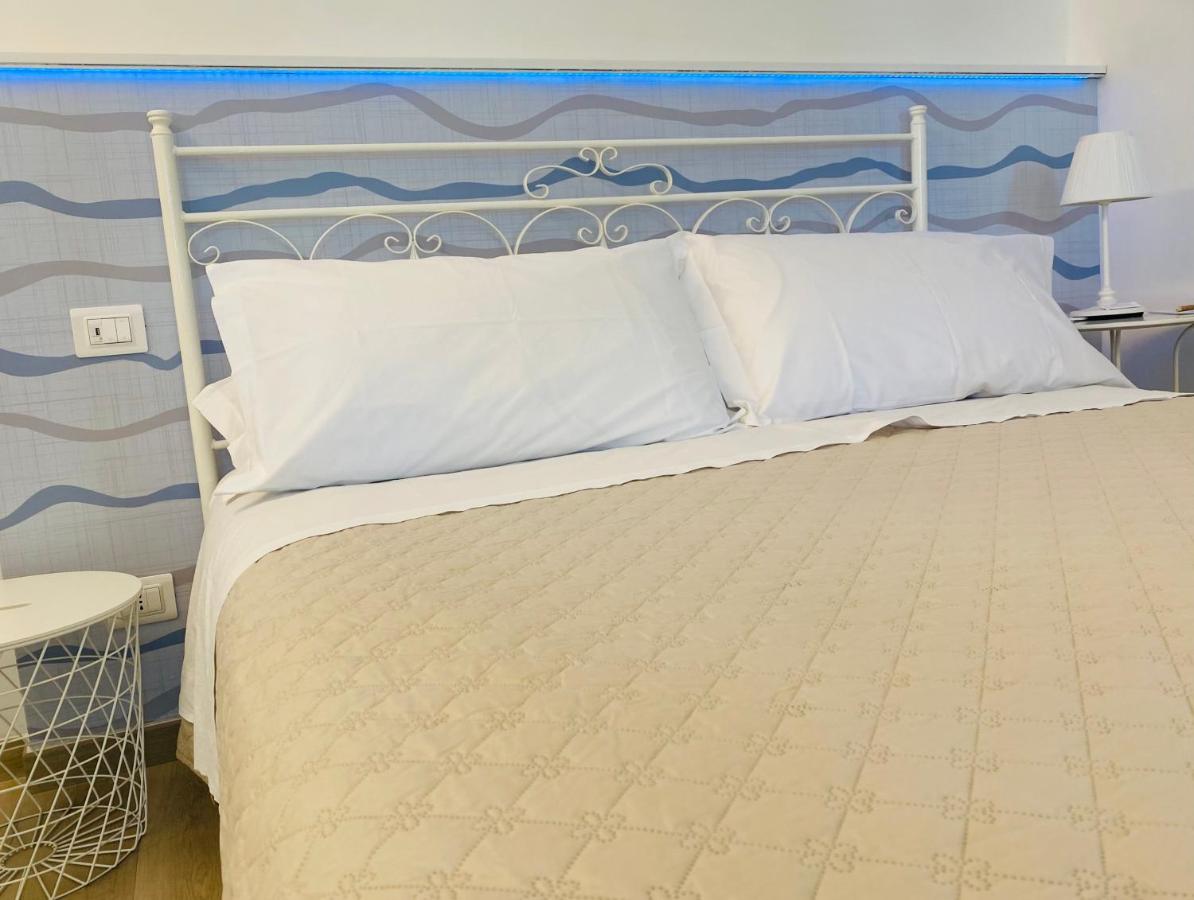 Camera Tripla Deluxe 