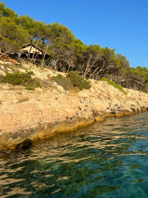 Apartment by the sea Žirje with private heated hydromassage pool - B&B