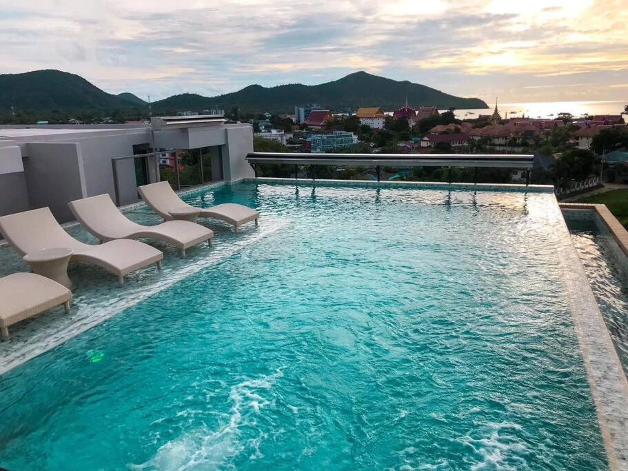 Lovely condo with swimming pool. - Bed and Breakfast