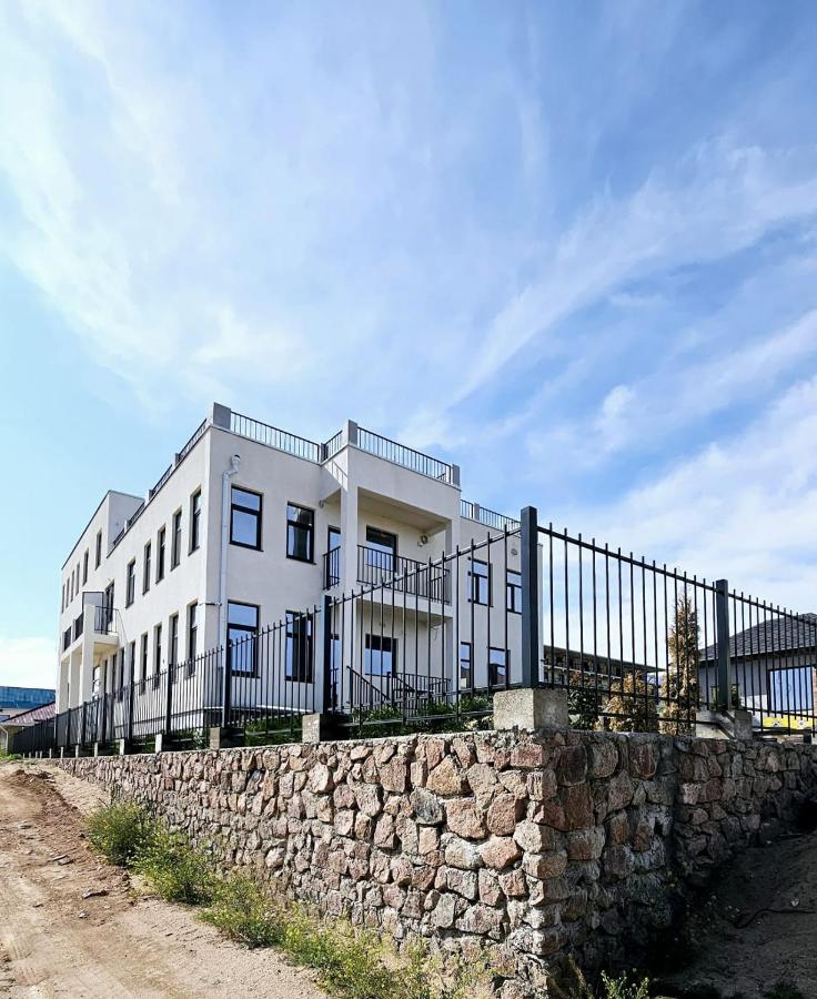 Alma Villa Guest House - Bosteri - Ferienwohnung