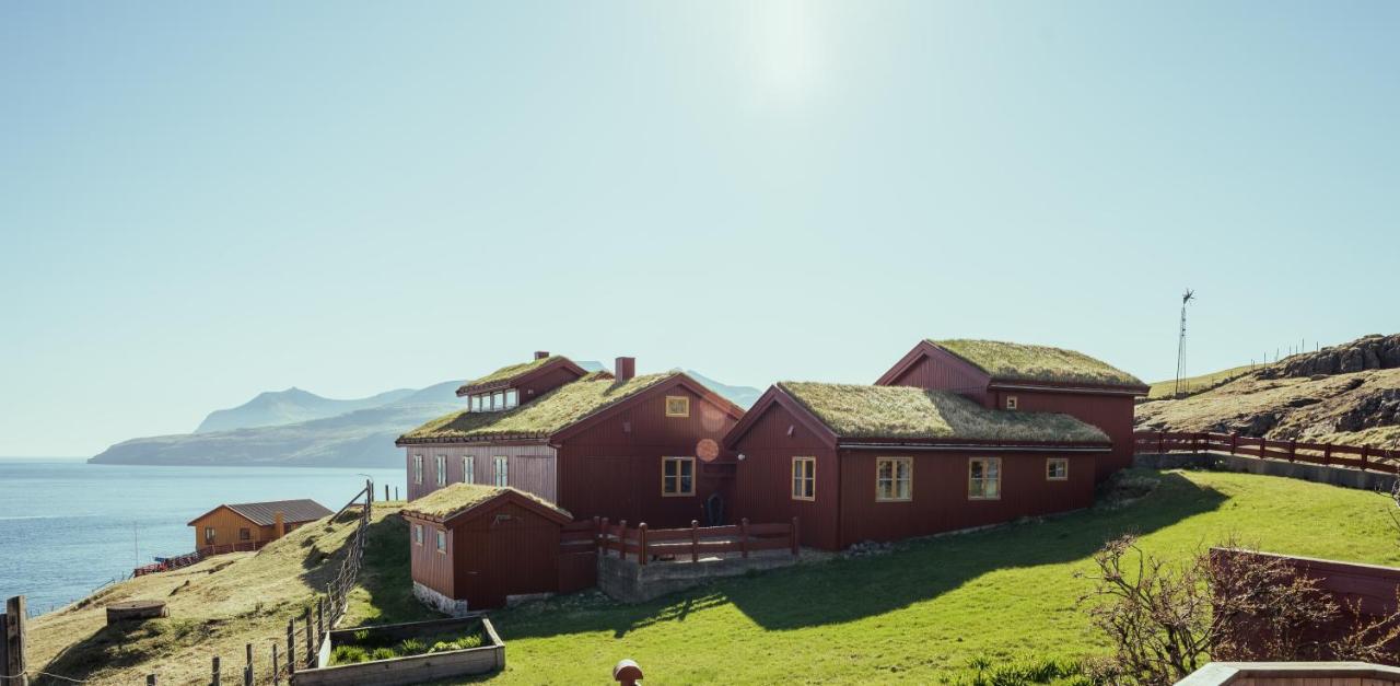 B&B Stykkið - Breathtaking View - 4-BR Home - Scenic Village - Bed and Breakfast Stykkið