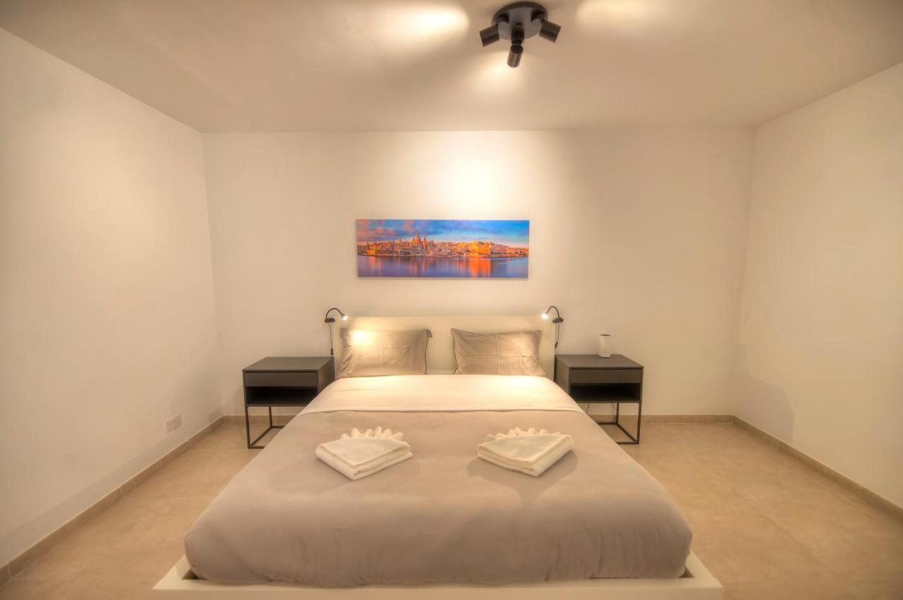 B&B Swieqi - Spacious & Tastefully furnished 3 bedrooms RCUT1-1 - Bed and Breakfast Swieqi