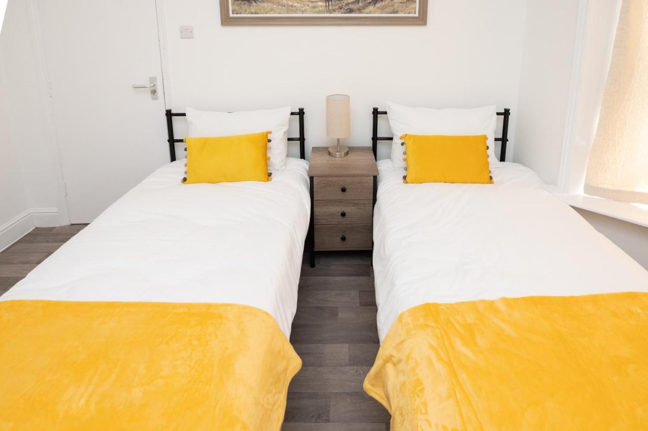 B&B Southampton - Brinton's Road - Modern Studio Apartments in City Centre - Bed and Breakfast Southampton