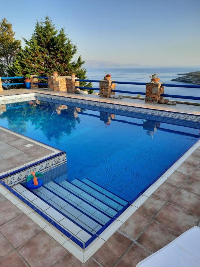 B&B Kýthnos - Cycladic House KRIOS with a Pool and 2min from the beach - Bed and Breakfast Kýthnos