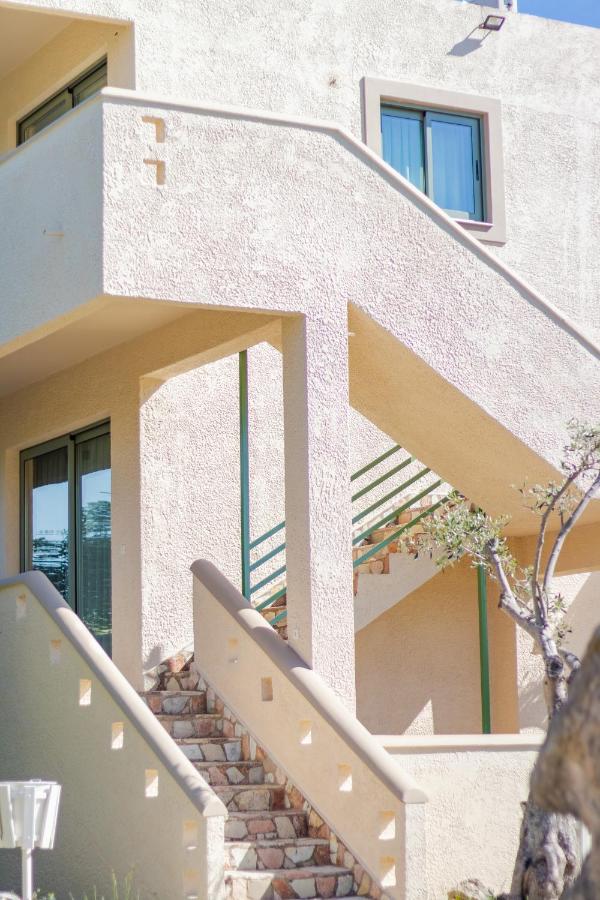 Astra Beach Studio - Koroni Beachfront Retreats - Bed and Breakfast